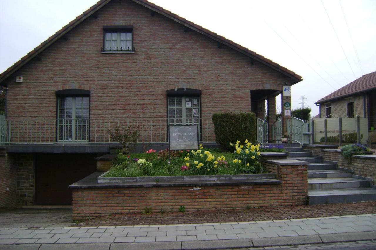 Le Castillon Trivieres Exterior photo